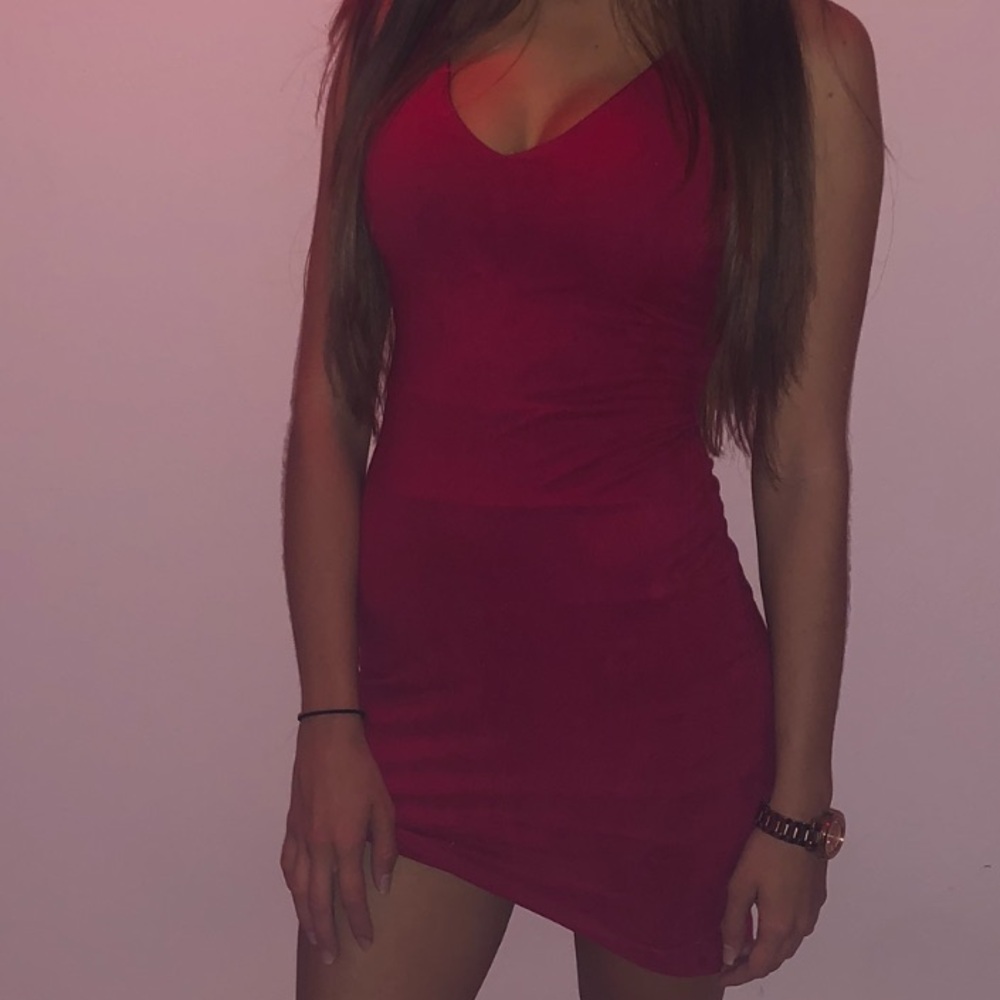 Chic Red Sleeveless Dress